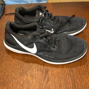 Nike Flex Runners